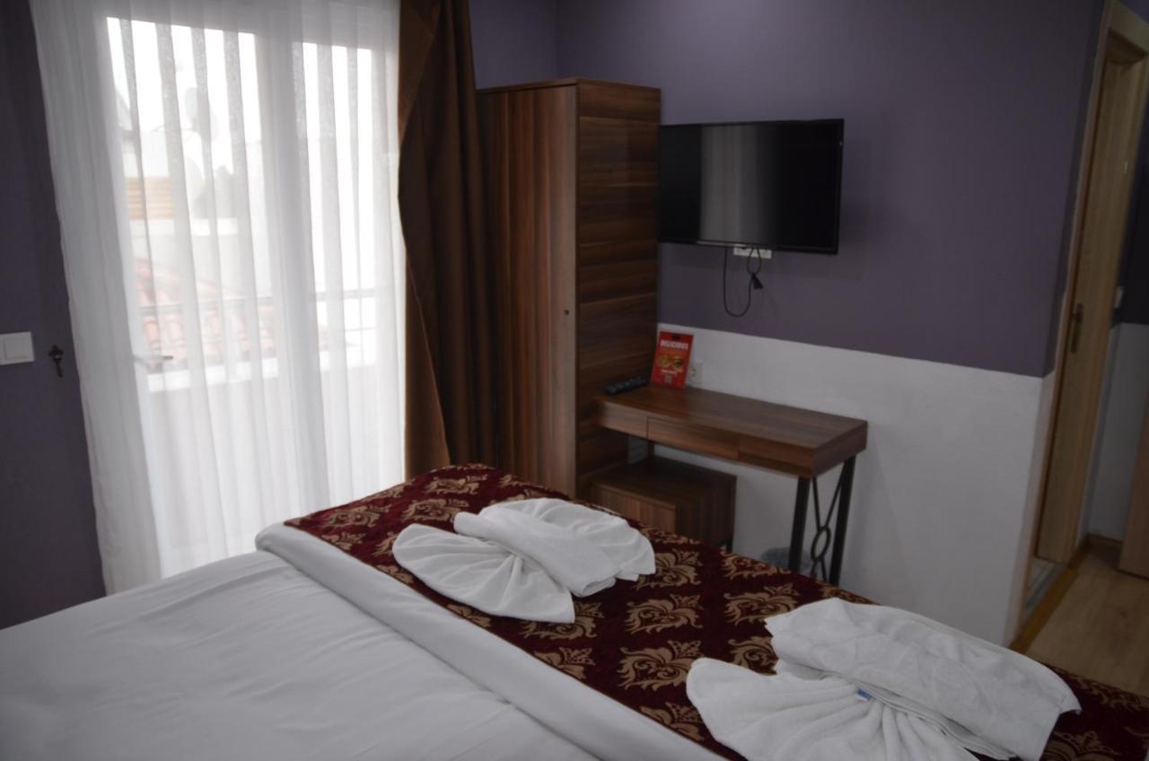 The Reina Hotel Istanboel Buitenkant foto