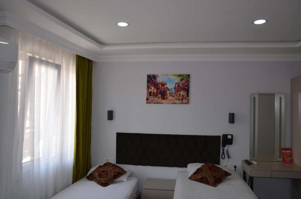 The Reina Hotel Istanboel Buitenkant foto